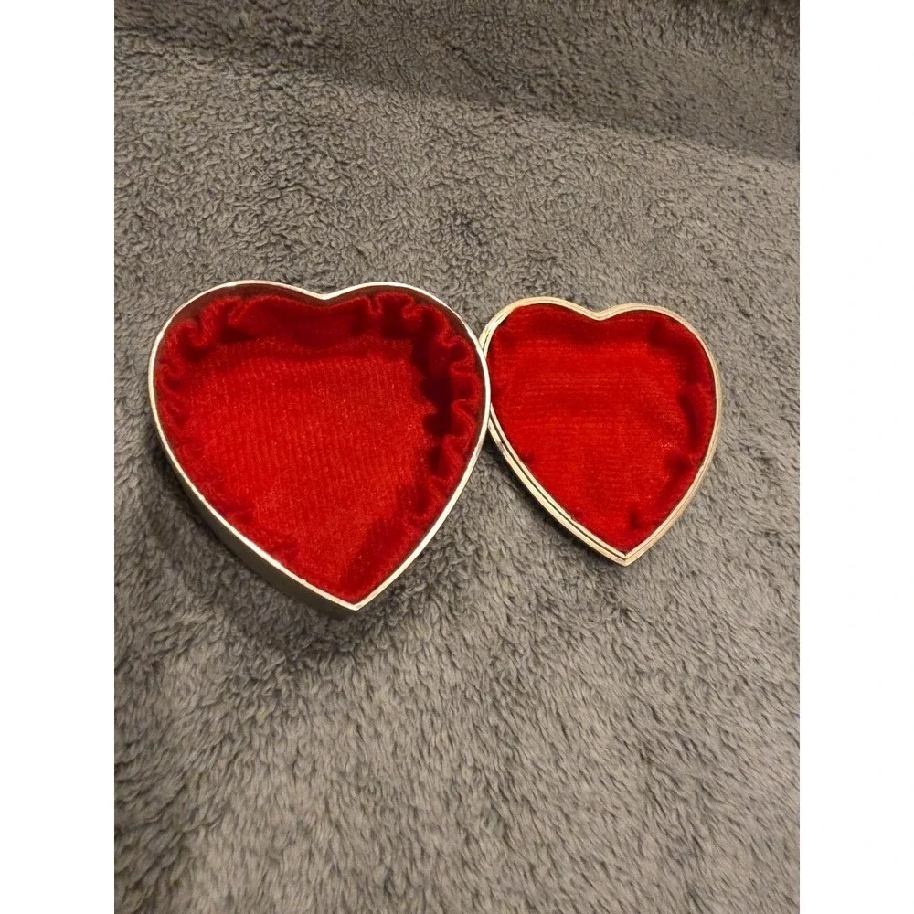 Silver Plated Heart Shaped Jewelry Teinket‎ Box With Red Lining Made In China